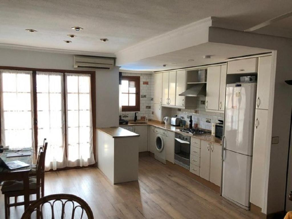 Valencia, Ideally Located 3Bed-2Bath Apart.Few Mints Walk From Beach,Pool,Shop. Port Saplaya Esterno foto