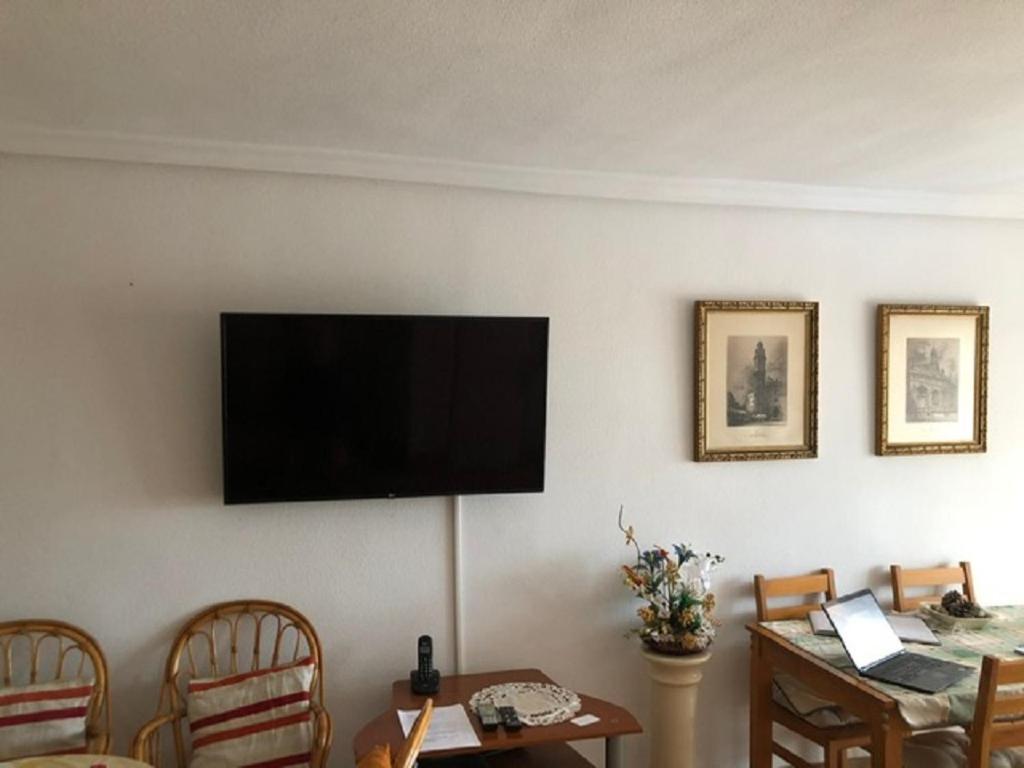 Valencia, Ideally Located 3Bed-2Bath Apart.Few Mints Walk From Beach,Pool,Shop. Port Saplaya Esterno foto