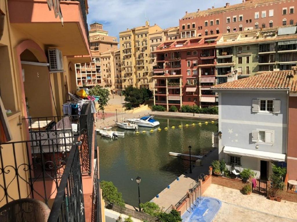 Valencia, Ideally Located 3Bed-2Bath Apart.Few Mints Walk From Beach,Pool,Shop. Port Saplaya Esterno foto
